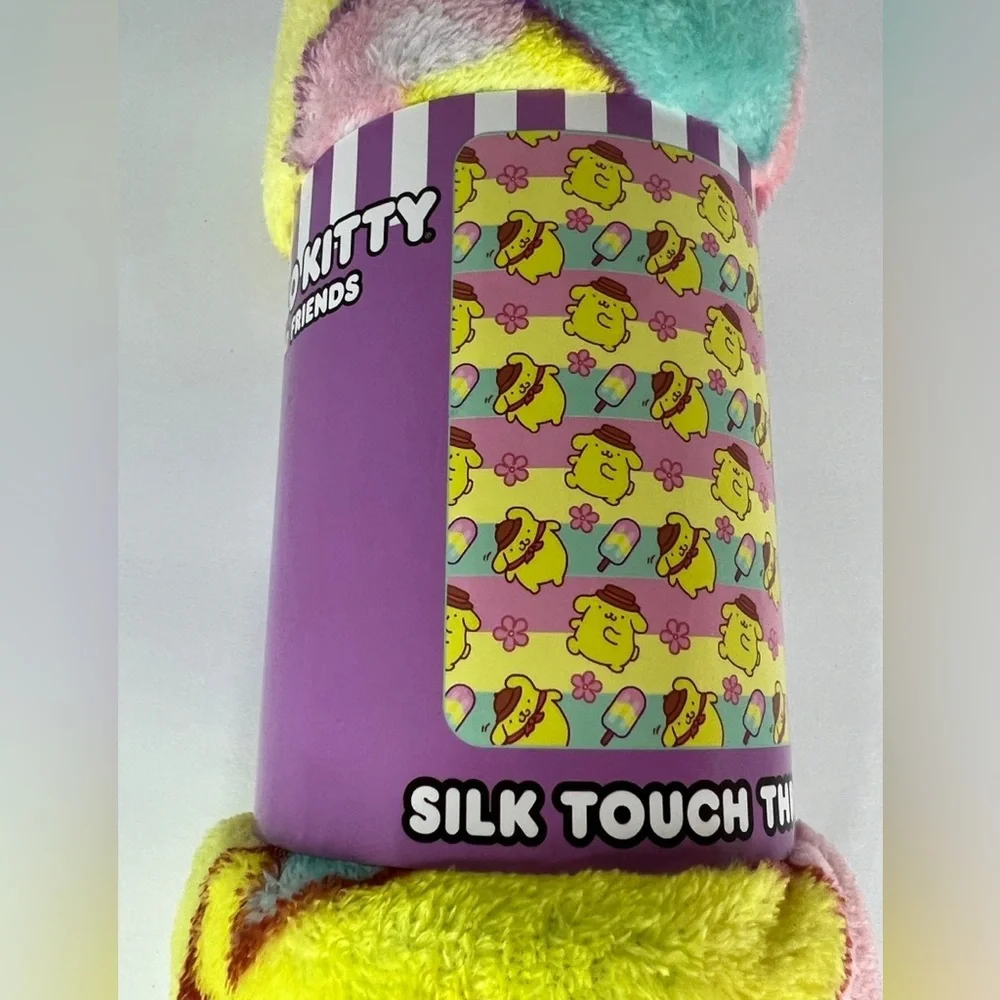 NEW Hello Kitty Pompompurin Blanket Sanrio Silk Touch Throw 40” x 50” - Picture 7 of 10